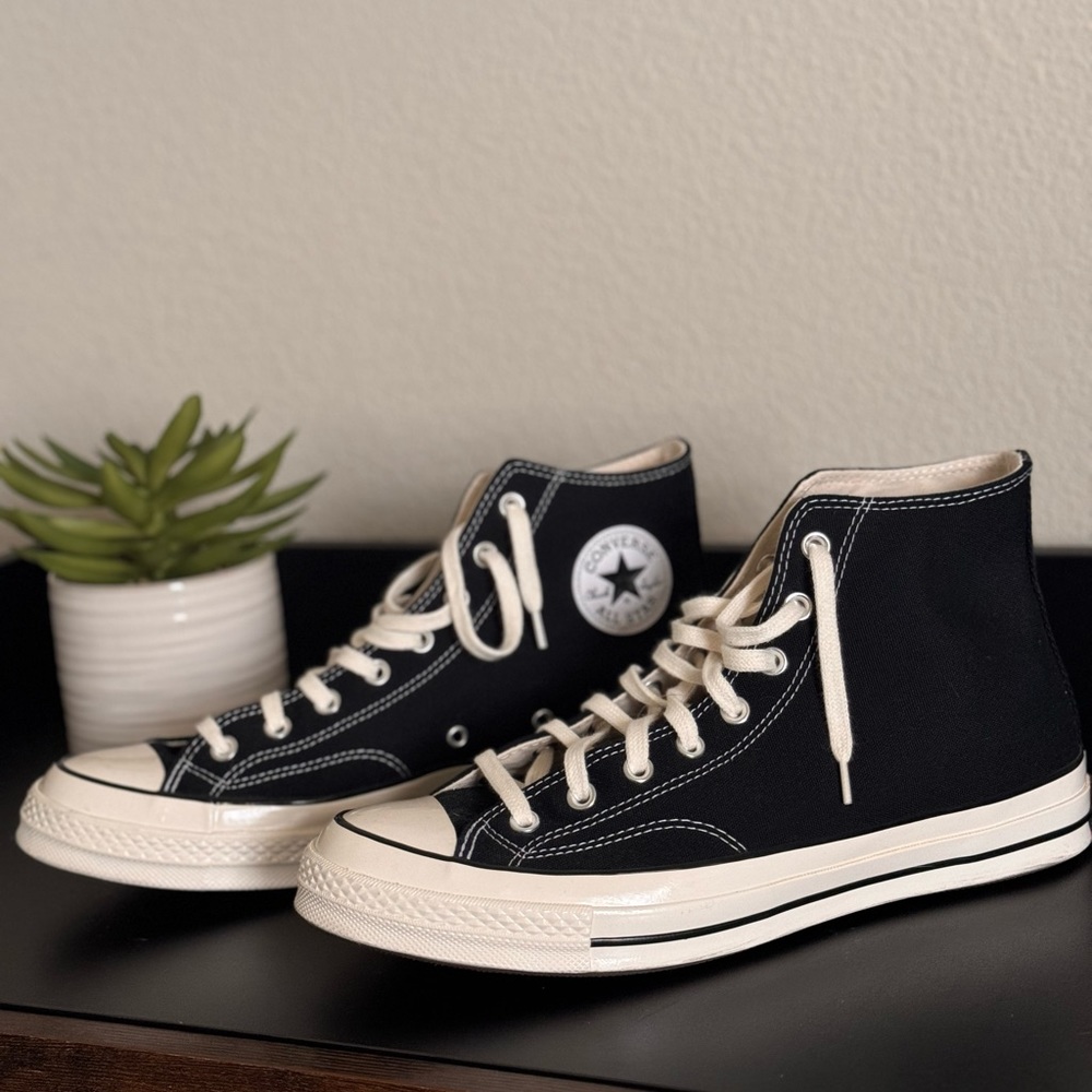 "Chuck 70" - High Top Converse Sneakers